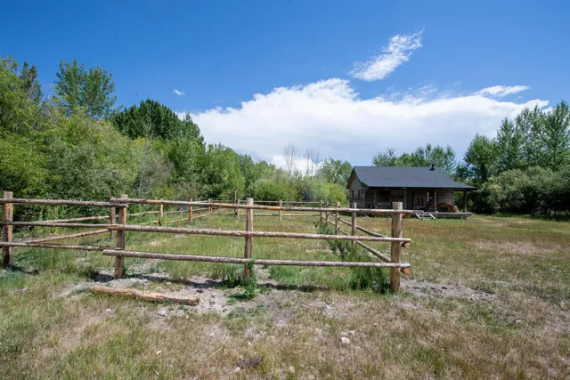 $1,800,000 | 9885 Challis Creek Road, Challis, ID 83226