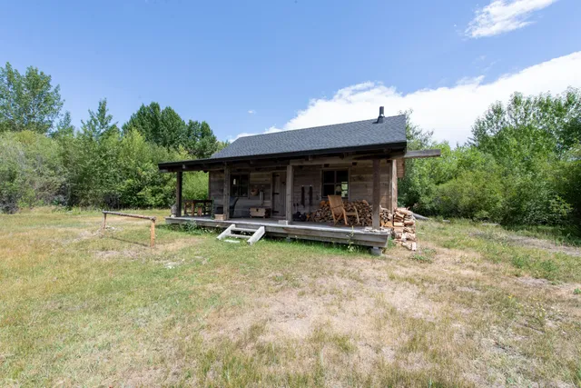 $1,800,000 | 9885 Challis Creek Road, Challis, ID 83226