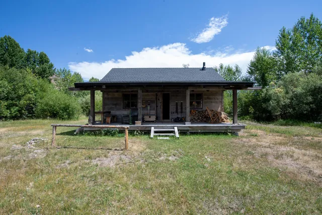 $1,800,000 | 9885 Challis Creek Road, Challis, ID 83226