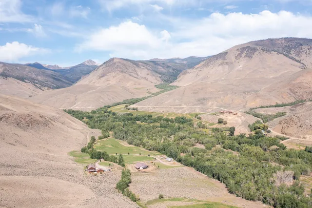 $1,800,000 | 9885 Challis Creek Road, Challis, ID 83226