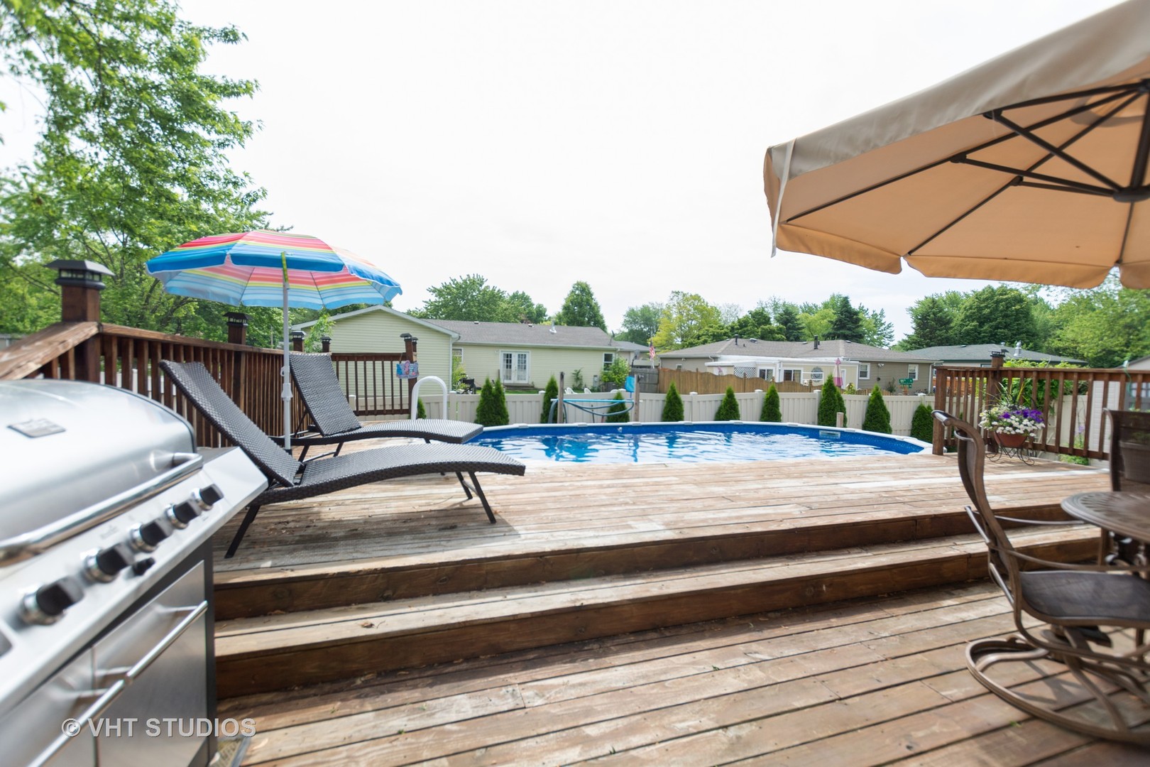 600 Northgate Road New Lenox, IL 60451 - Photo 22 of 25 a view of a terrace with sitting area