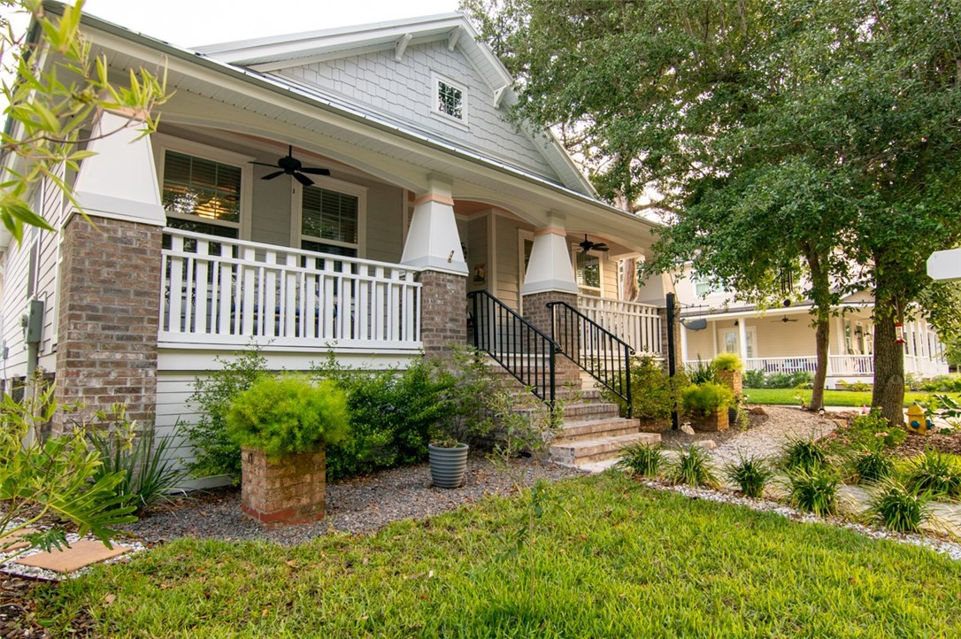 1102 White Street Fernandina Beach, FL 32034 - Photo 25 of 32 a view of a house with a garden