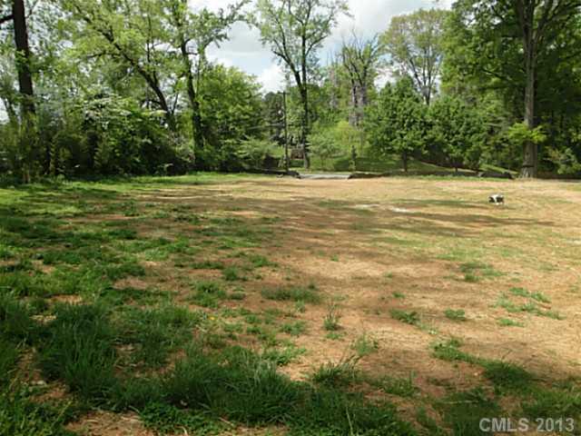 2443 Sharon Road Charlotte, NC 28211 - Photo 4 of 5 Gallery Image 4