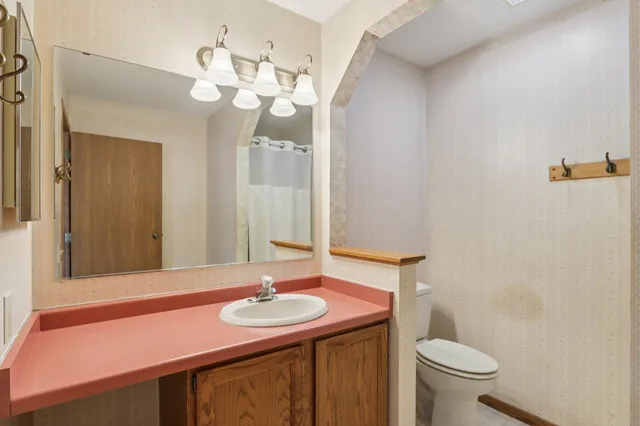 $389,900 | 609 7 Nations Drive, Madison, WI 53713