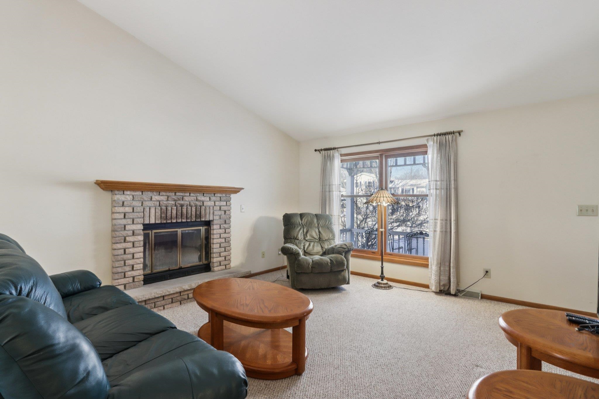 609 7 Nations Drive Madison, WI 53713 - Photo 3 of 34