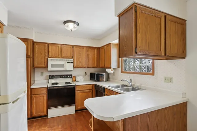 $389,900 | 609 7 Nations Drive, Madison, WI 53713