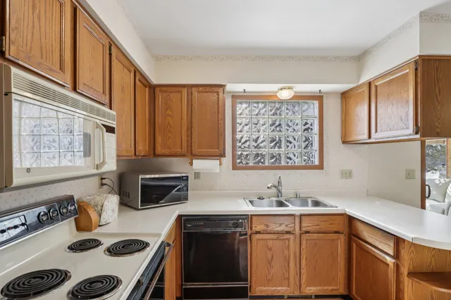 $389,900 | 609 7 Nations Drive, Madison, WI 53713