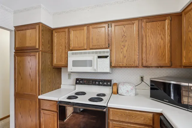 $389,900 | 609 7 Nations Drive, Madison, WI 53713