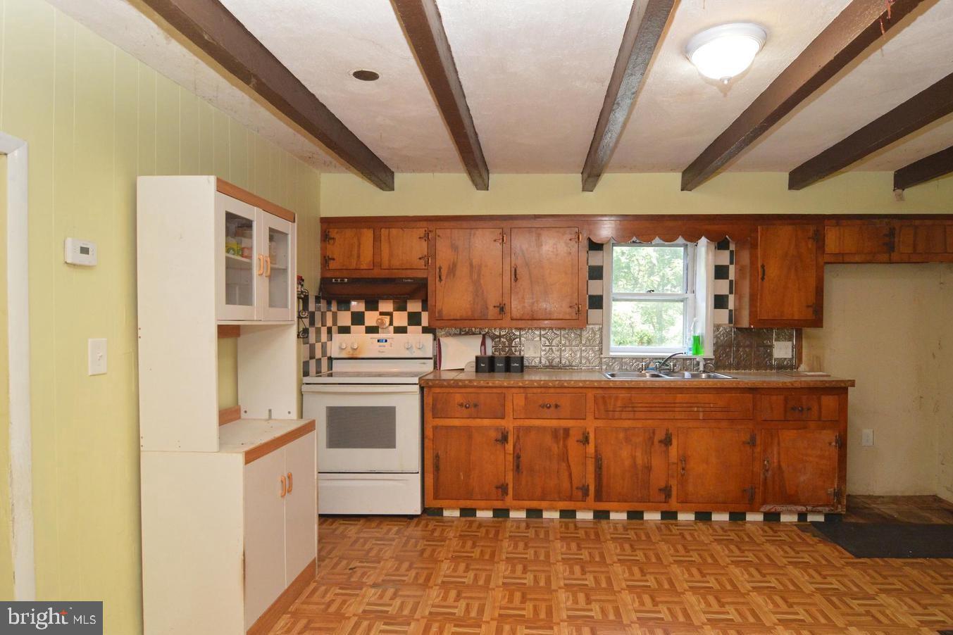 807 Center Road Leesport, PA 19533 - Photo 4 of 18 Gallery Image 4