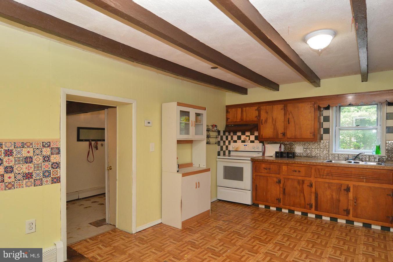 807 Center Road Leesport, PA 19533 - Photo 5 of 18 Gallery Image 5