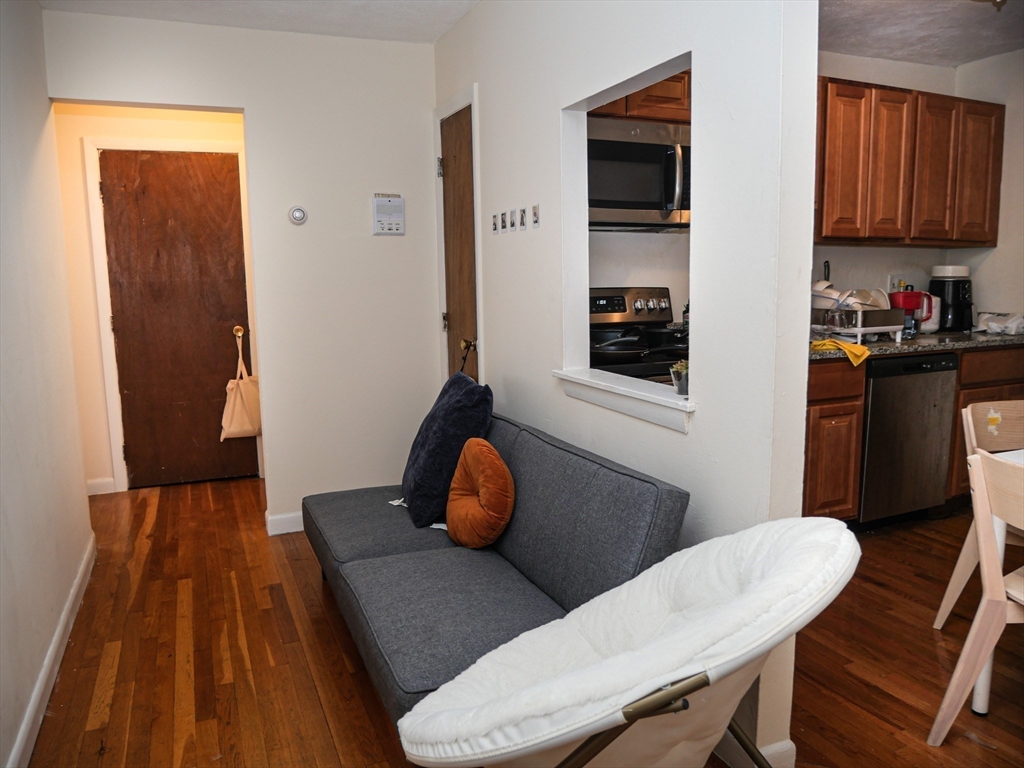 1027 Commonwealth Avenue, Unit 11 Boston, MA 02215 - Photo 2 of 8
