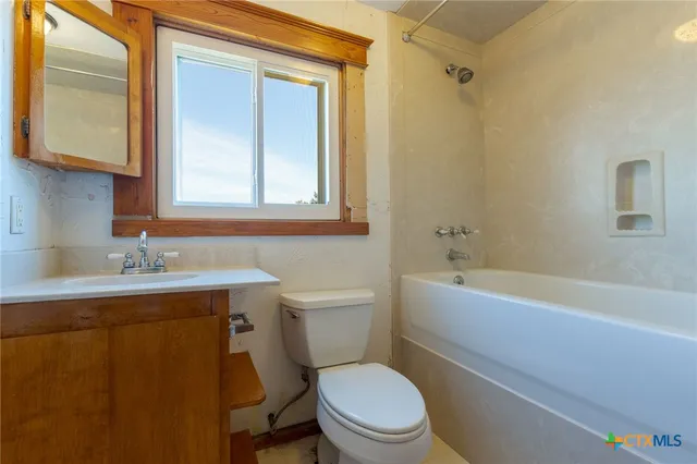 $385,000 | 1497 County Road 4930, Kempner, TX 76539