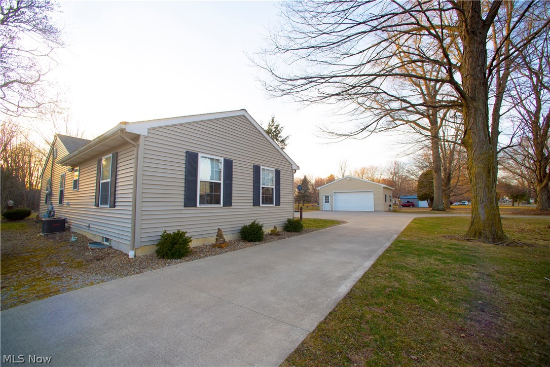 206 Annis Road Amherst, OH 44001 - Photo 2 of 31 Gallery Image 2