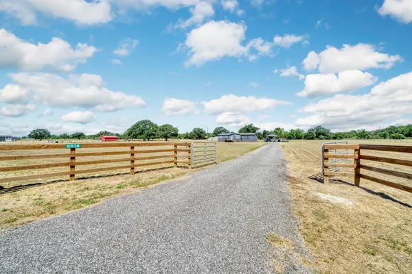 $344,000 | 8938 Old Highway, Calvert, TX 77837