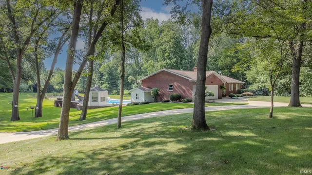 $794,500 | 56085 County Road 33, Middlebury, IN 46540