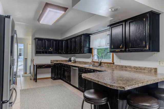 $794,500 | 56085 County Road 33, Middlebury, IN 46540