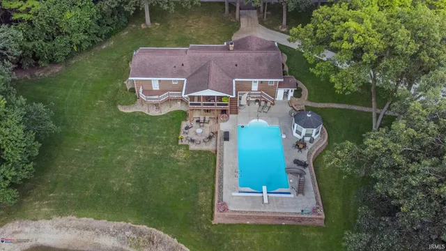 $794,500 | 56085 County Road 33, Middlebury, IN 46540