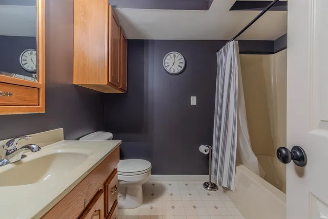 $794,500 | 56085 County Road 33, Middlebury, IN 46540