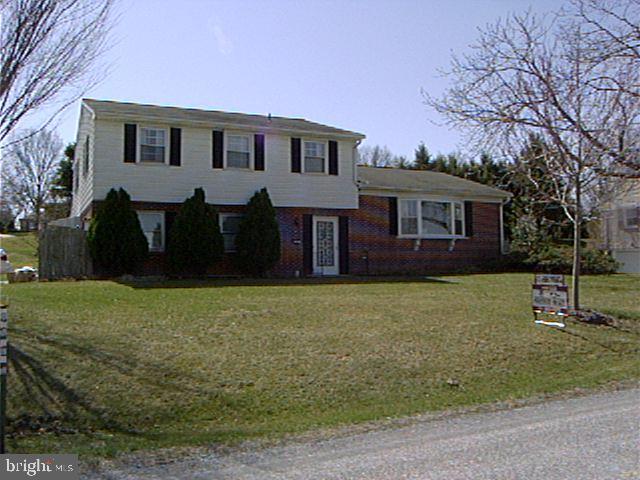 390 Windy Tor Road Leola, PA 17540 - Photo 1 of 5