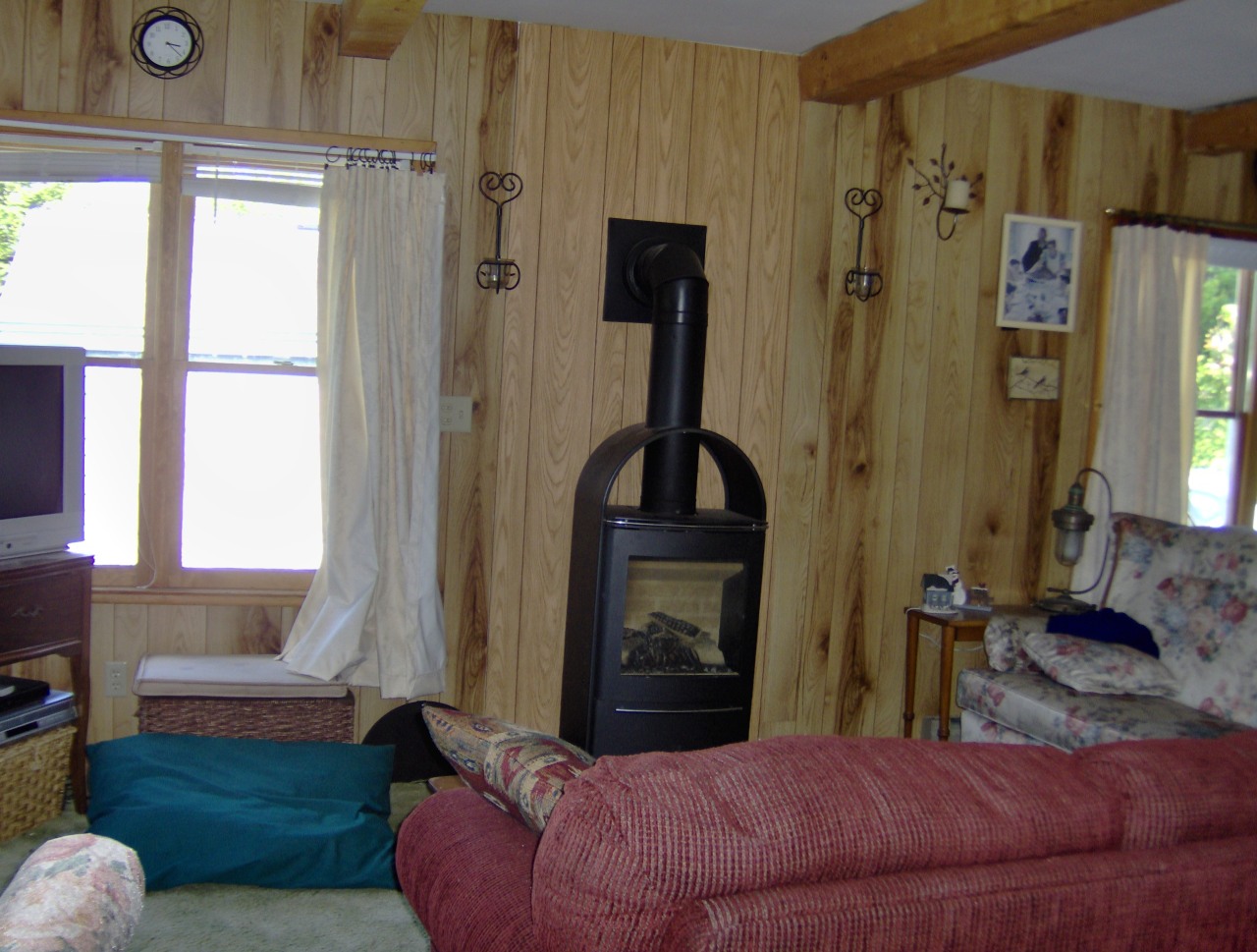 92 Access Road 3 Road, Unit 3 Plainfield, MA 01070 - Photo 9 of 19 a bedroom with a bed and a window