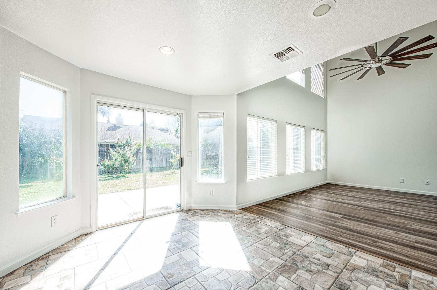 2836 Griffith Avenue Clovis, CA 93611 - Photo 12 of 41 a view of an empty room with a window