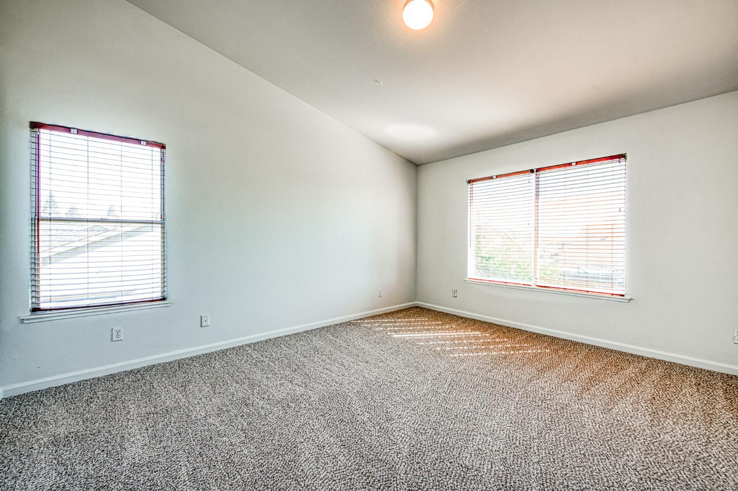 2836 Griffith Avenue Clovis, CA 93611 - Photo 30 of 41 an empty room with a window