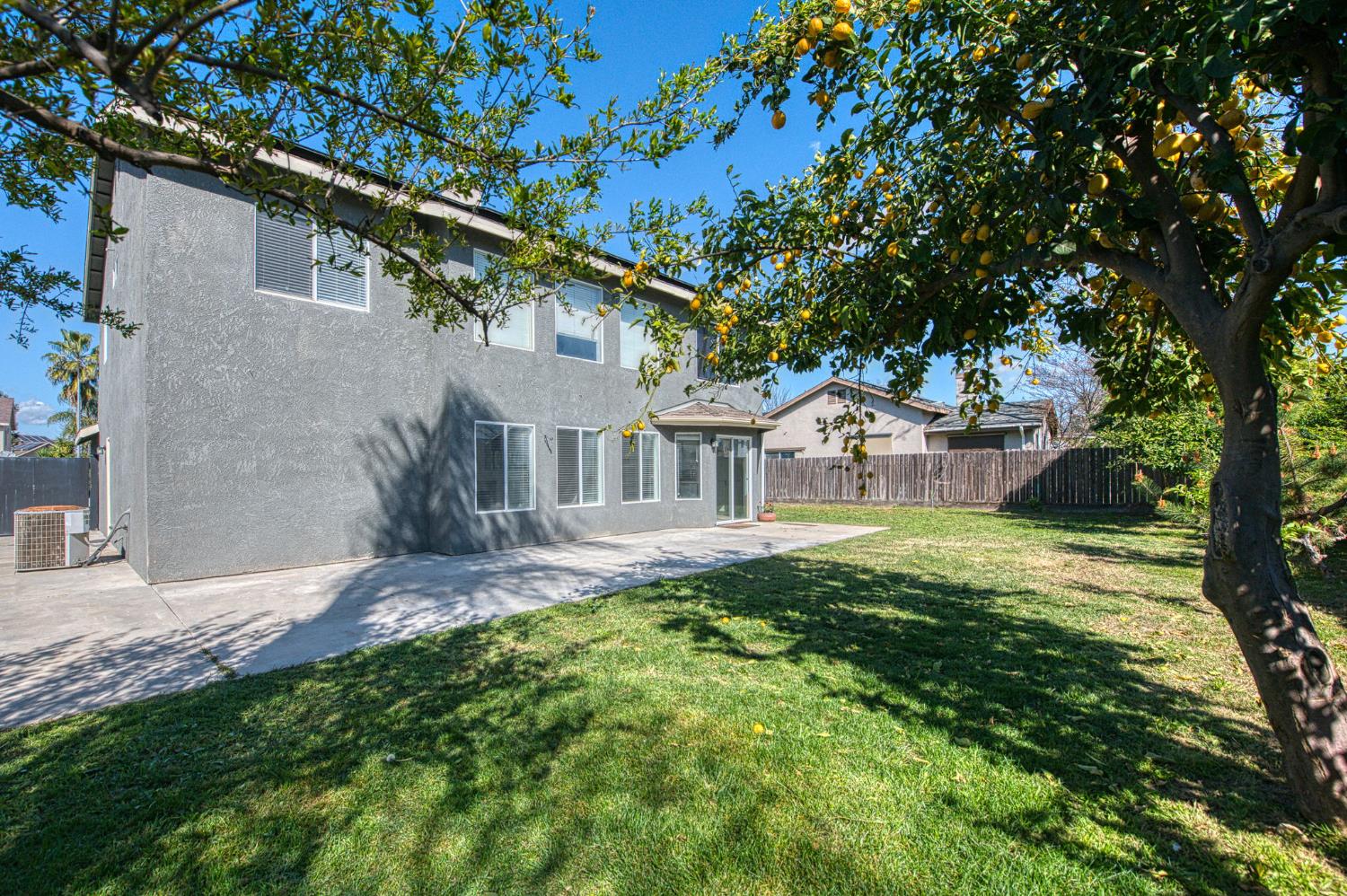 2836 Griffith Avenue Clovis, CA 93611 - Photo 36 of 41 a view of a house with a yard