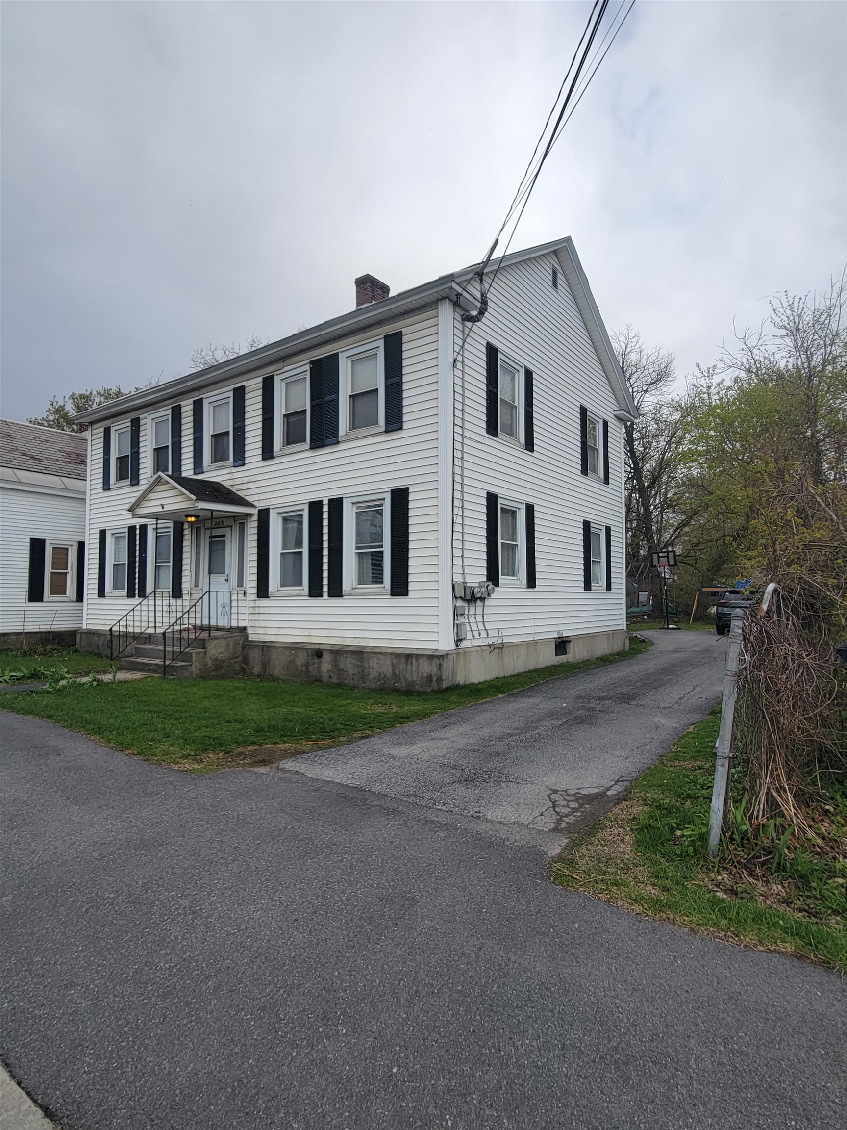 205 County Street Bennington, VT 05201 - Photo 2 of 23