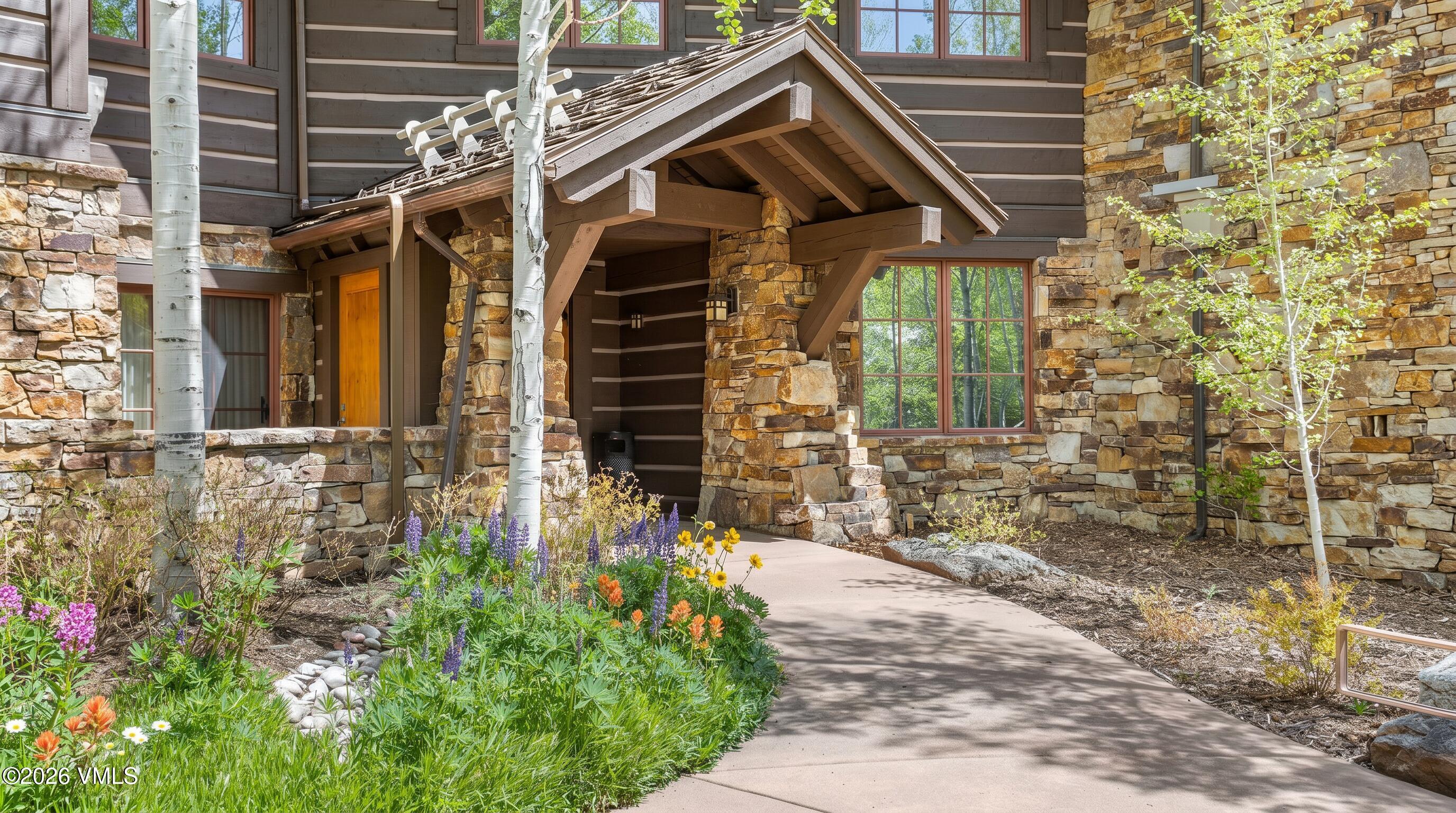 1087 Bachelor Ridge Road, Unit 203 Avon, CO 81620 - Photo 18 of 25 Entry