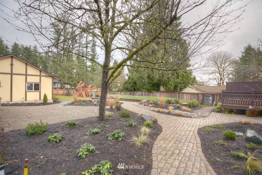 2620 Country Club Road Northwest Olympia, WA 98502 - Photo 4 of 36 Gallery Image 4