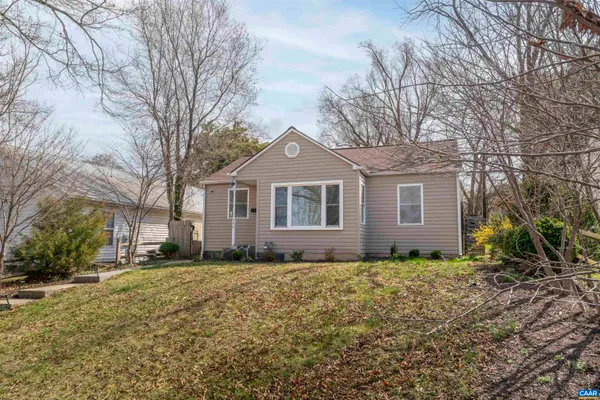 $386,200 | 424 Oak Avenue, Waynesboro, VA 22980
