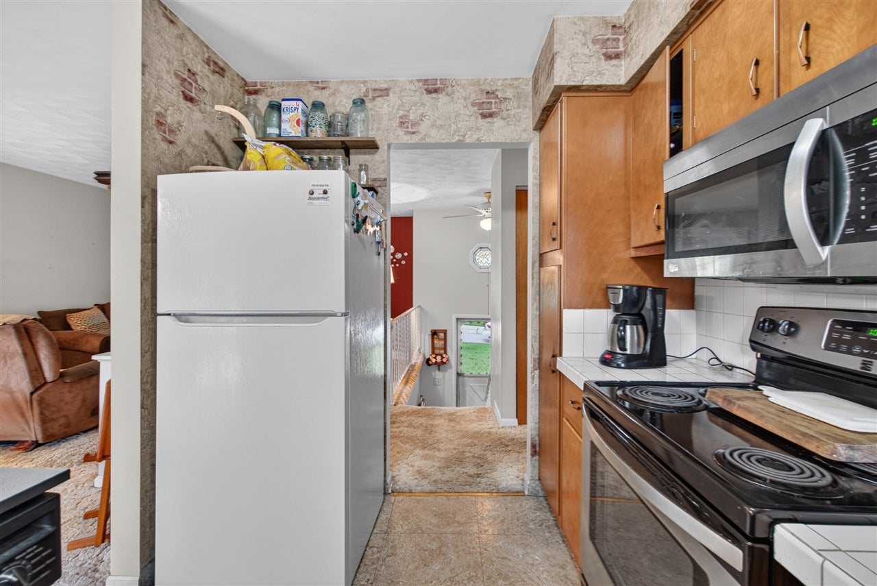 611 Charleston Road Lansing, MI 48917 - Photo 16 of 49 Gallery Image 16