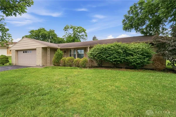 $199,900 | 5912 Lombardy Court, Dayton, OH 45449