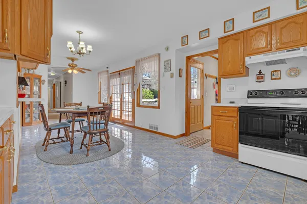$215,000 | 2 Davison Street, Joliet, IL 60433