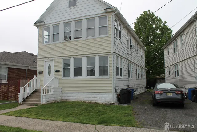 $2,900 | 67 Edgar Street, Carteret, NJ 07008