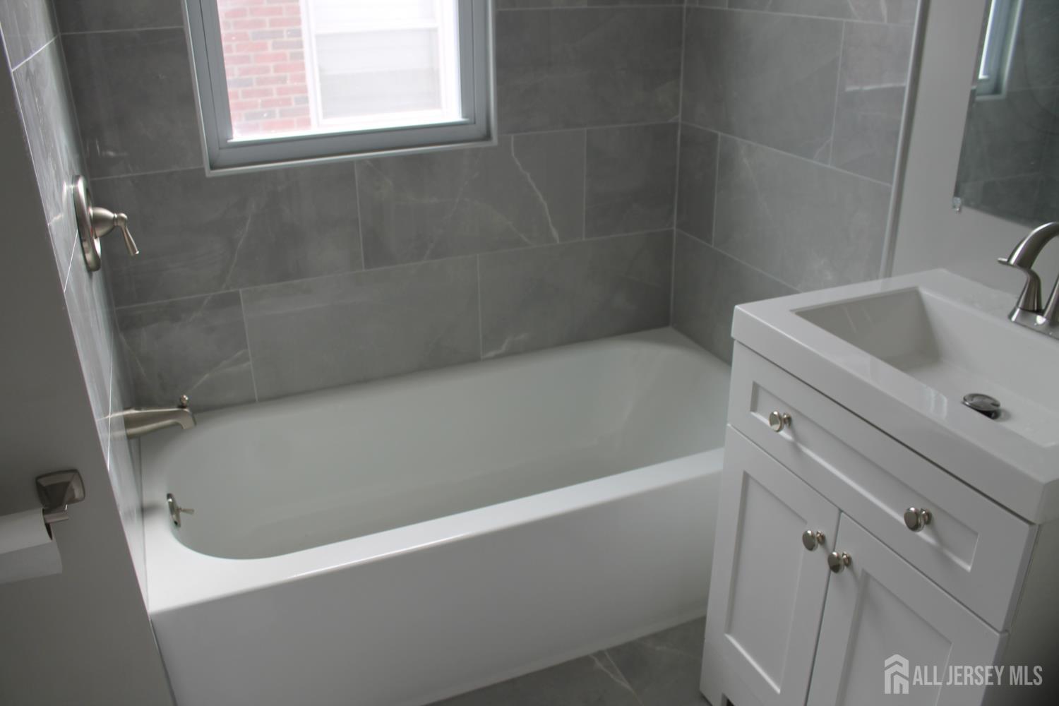 67 Edgar Street Carteret, NJ 07008 - Photo 8 of 9