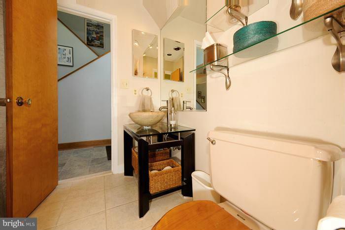 10120 Spring Pools Lane Columbia, MD 21044 - Photo 12 of 30 Full Bath on mail level