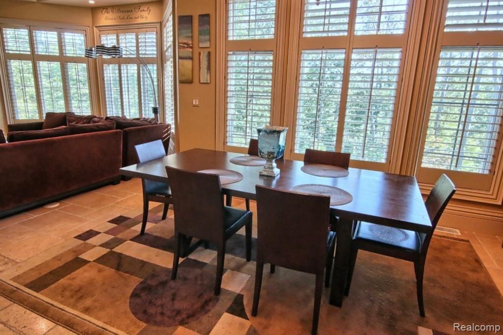 2615 Heights View Court Rochester, MI 48306 - Photo 11 of 36 Breakfast_Nook.jpg