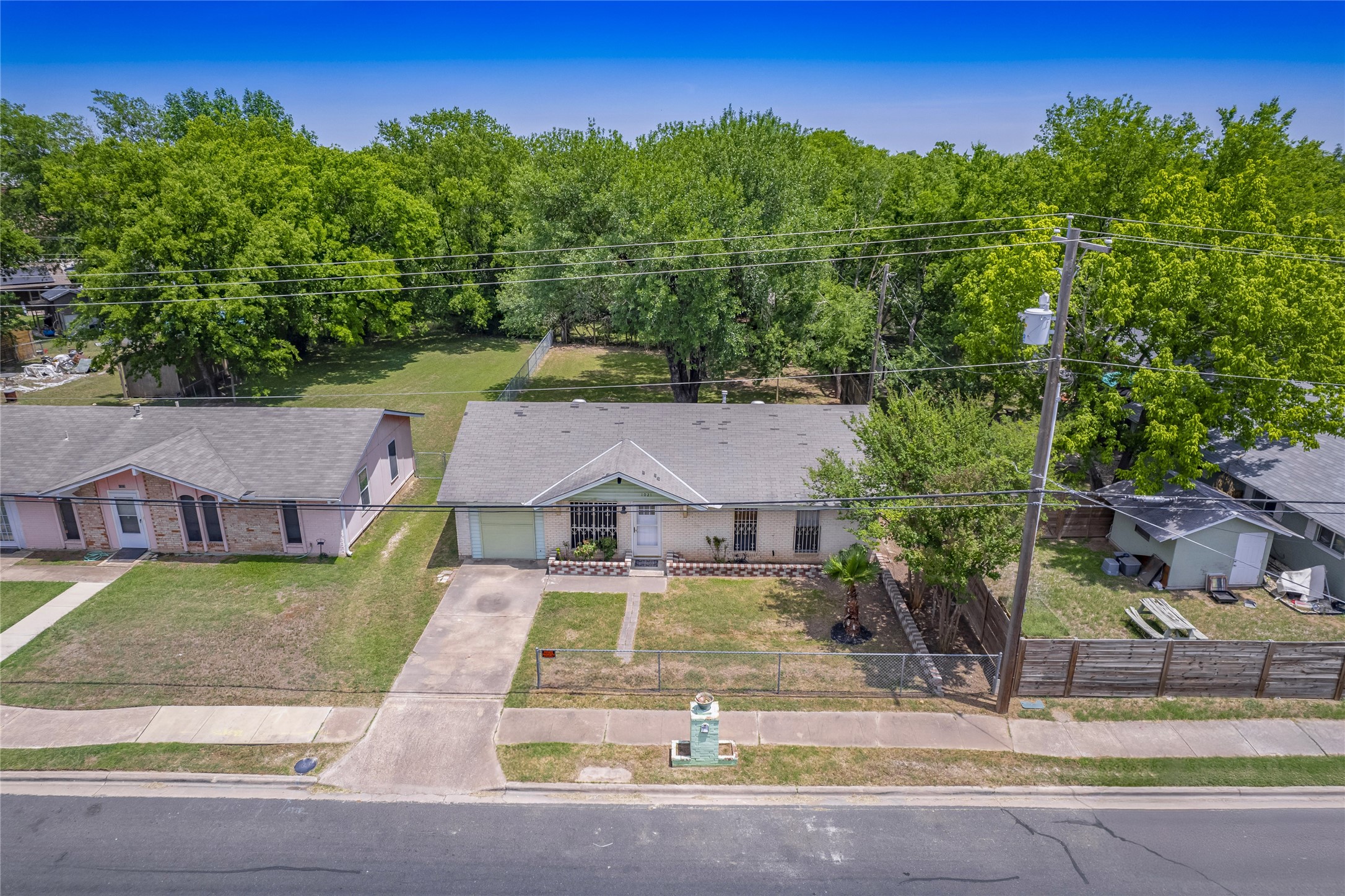 1021 Gardner Road Austin, TX 78721 - Photo 2 of 31