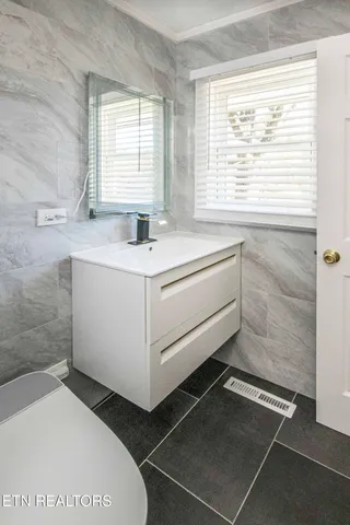 $404,999 | 4509 Willowdale Drive Northwest, Knoxville, TN 37921