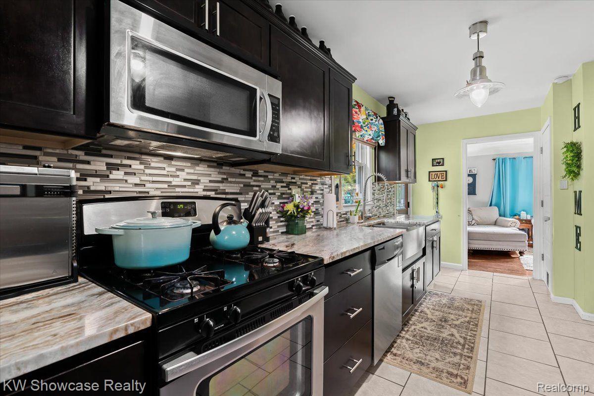 6402 Logan Road Waterford, MI 48329 - Photo 18 of 27 Gallery Image 18
