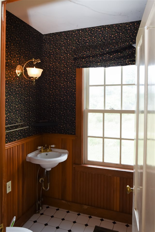 2 Bedford Road Piermont, NH 03779 - Photo 11 of 17 Gallery Image 11