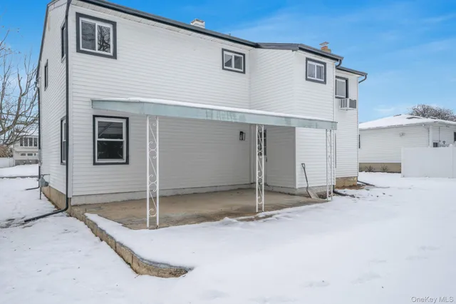 $719,000 | 104 Harrisburg Street, Bay Shore, NY 11706