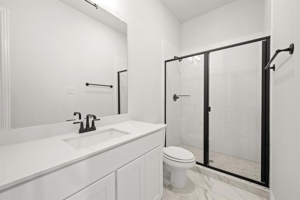 132 Fan Mill Trail Weatherford, TX 76085 - Photo 15 of 24 132 Fan Mill- Bathroom-2