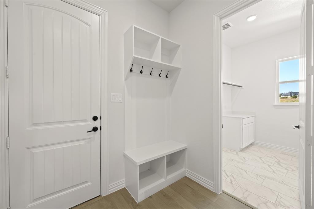 132 Fan Mill Trail Weatherford, TX 76085 - Photo 16 of 24 132 Fan Mill- Mudroom-1