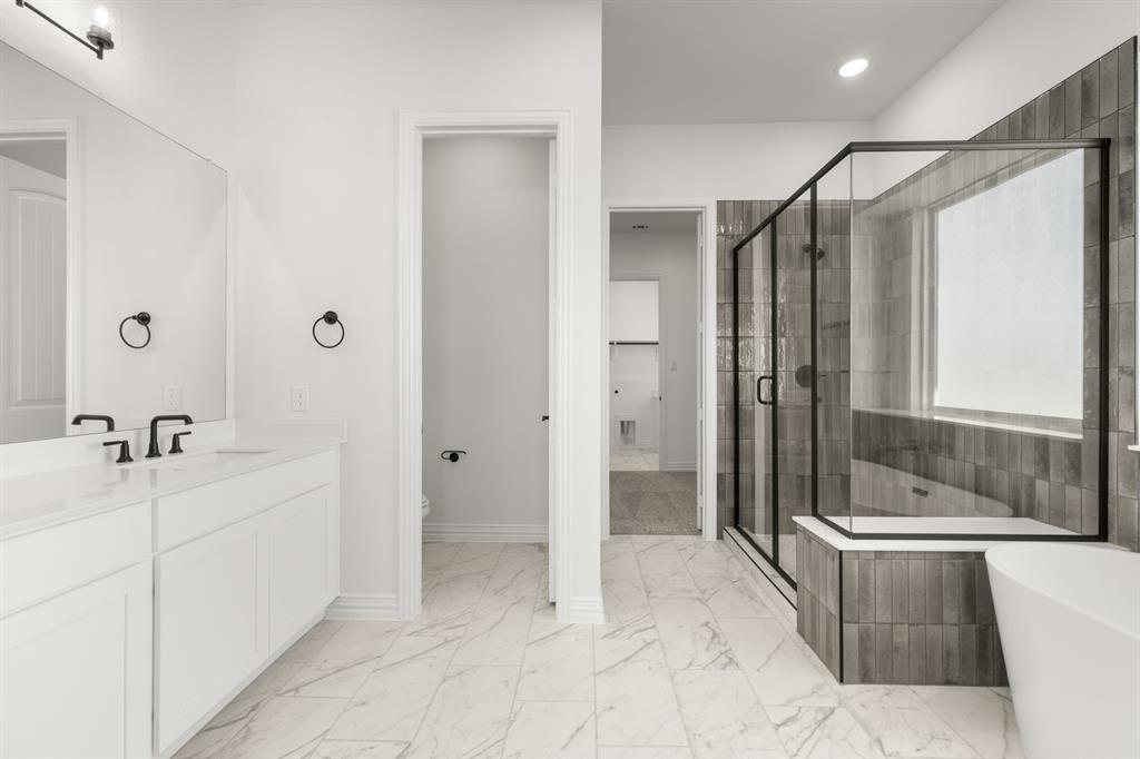 132 Fan Mill Trail Weatherford, TX 76085 - Photo 21 of 24 132 Fan Mill- Primary Suite-4