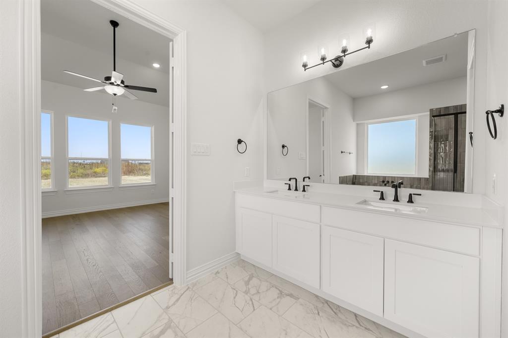 132 Fan Mill Trail Weatherford, TX 76085 - Photo 23 of 24 132 Fan Mill- Primary Suite-6