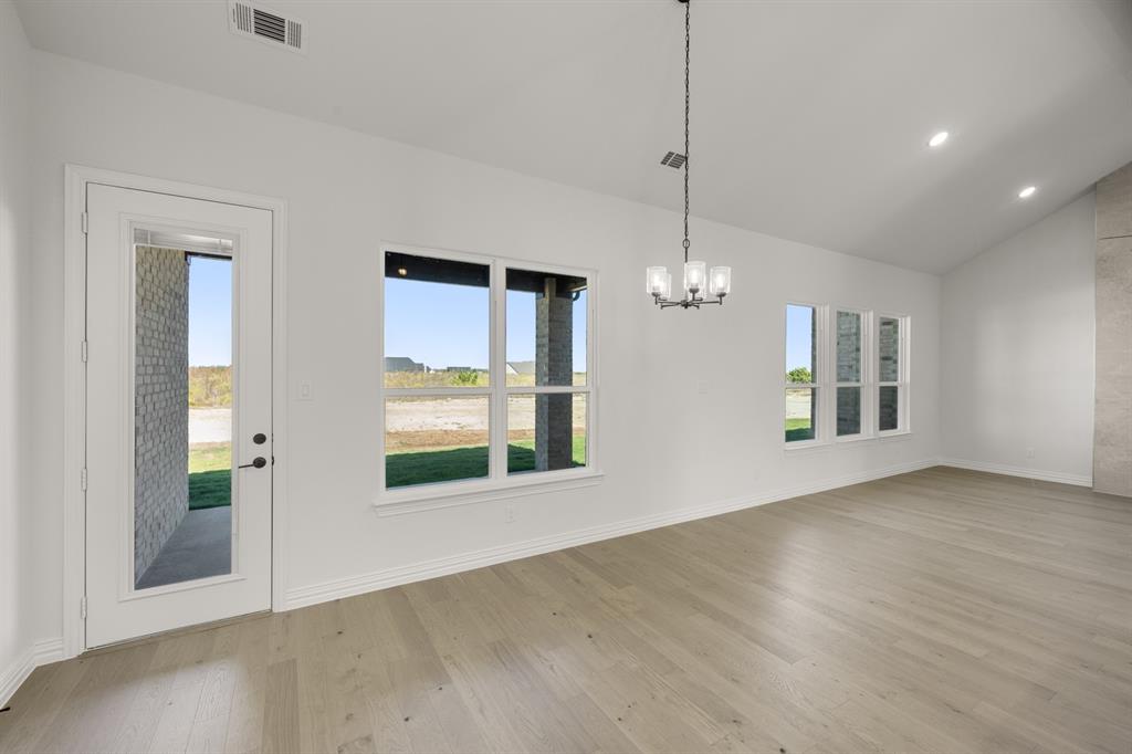 132 Fan Mill Trail Weatherford, TX 76085 - Photo 6 of 24 132 Fan Mill- Dining-1