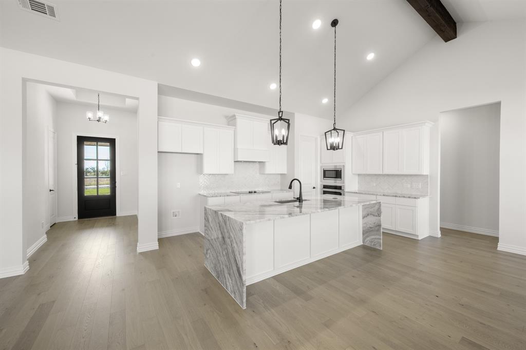 132 Fan Mill Trail Weatherford, TX 76085 - Photo 8 of 24 132 Fan Mill- Kitchen-2