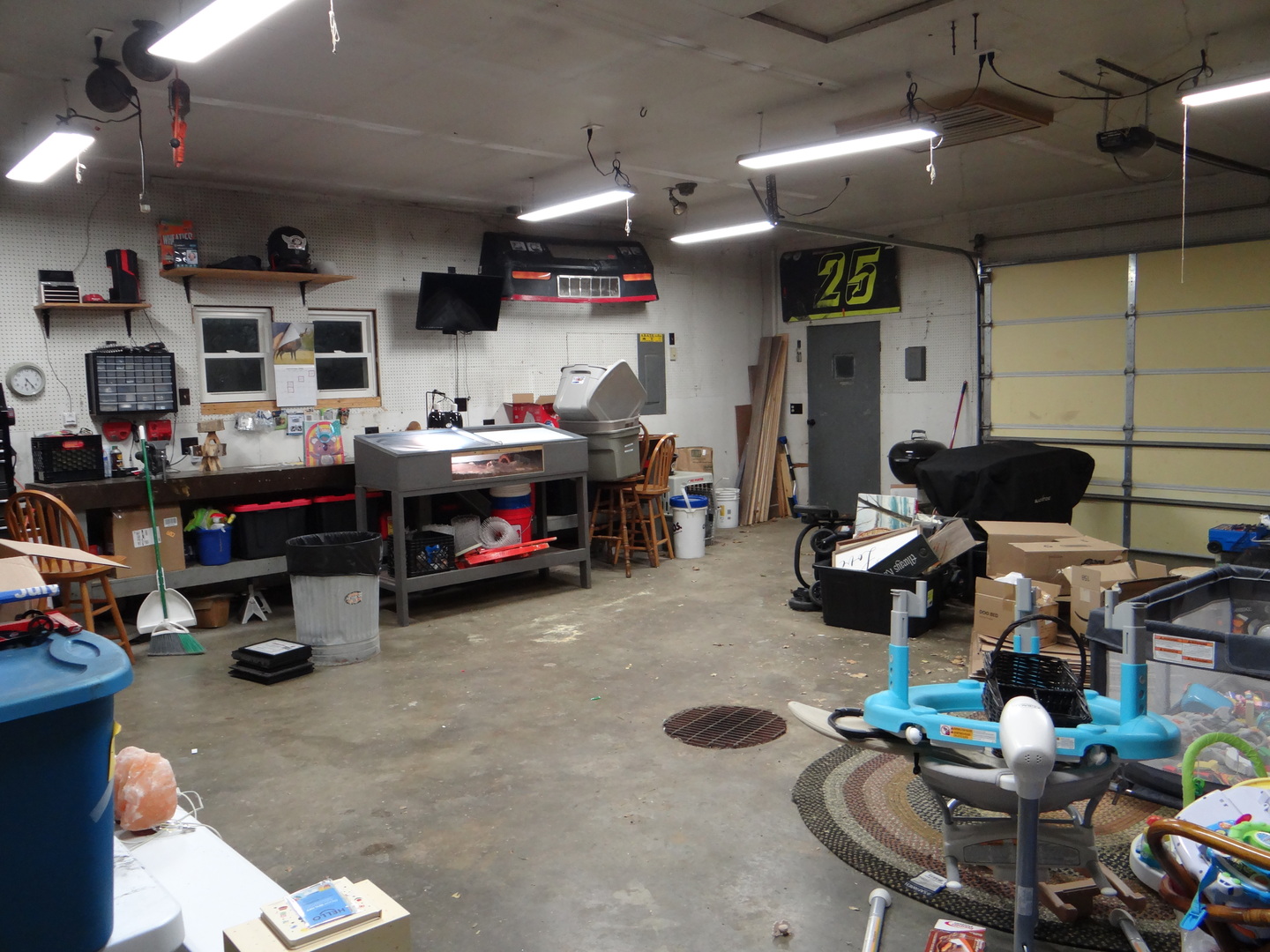 809 Douglas Street Morris, IL 60450 - Photo 21 of 22 a room with furniture